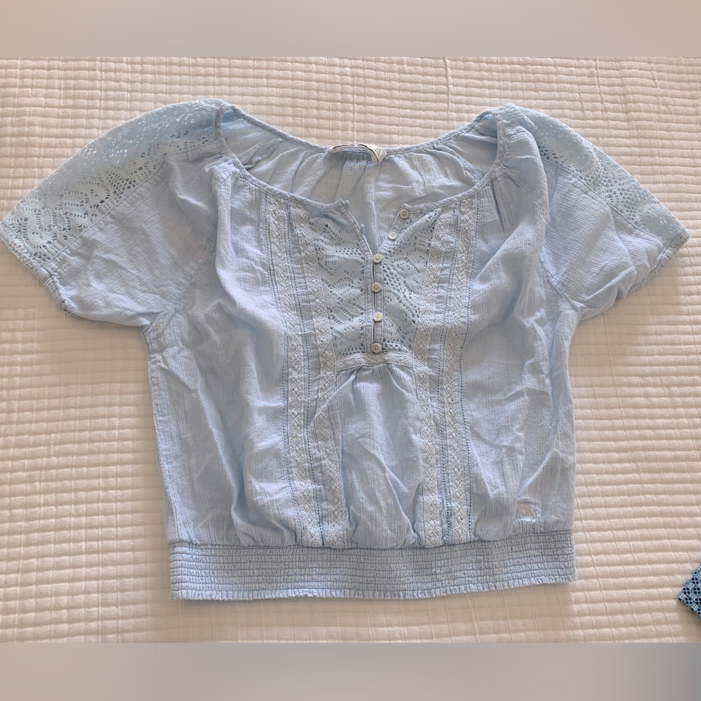 Abercrombie and Fitch Puffed Sleeve Crop Top